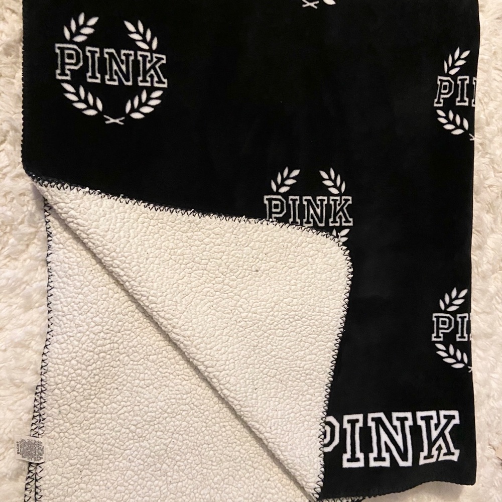 PINK Victoria's Secret Sherpa Blanket